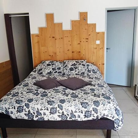 Chambre 2 Vue Lac Av Piscine Prunières Exterior foto